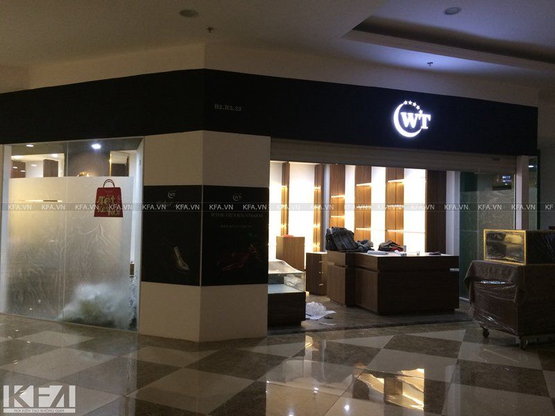 Thi công showroom WT Royal 1