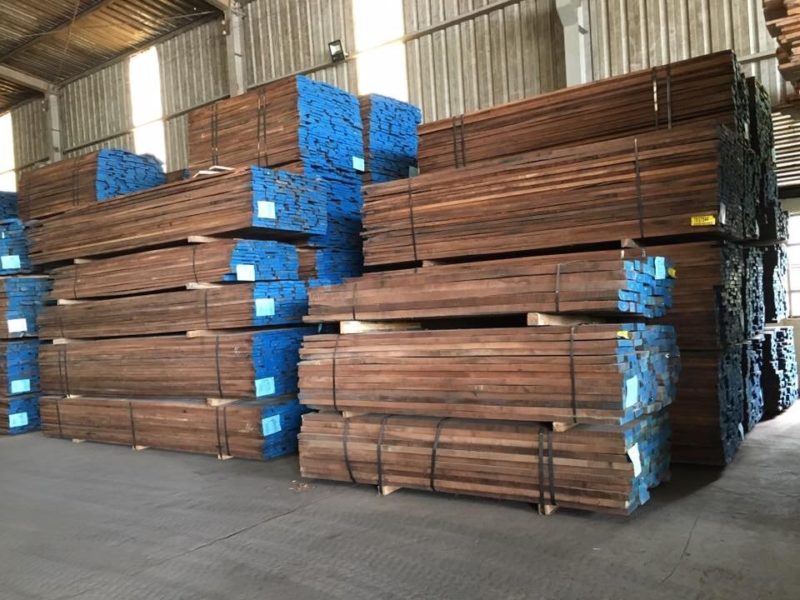 mẫu gỗ óc chó xuất nhập khẩu