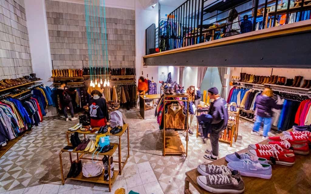 Thiết kế nọi thất showroom thời trang