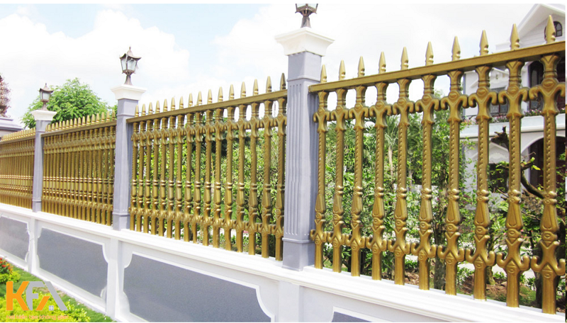 Hàng rào đẹp bằng sắt cho thiết ké nhà vườn