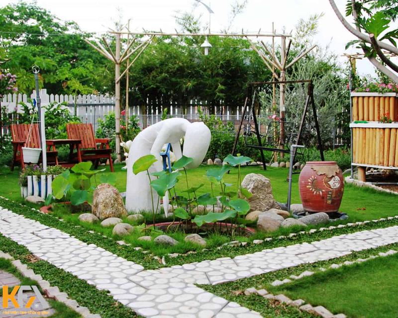 Sân vườn phong cách Phương Đông với những đồ trang trí mang đậm phong cách truyền thống