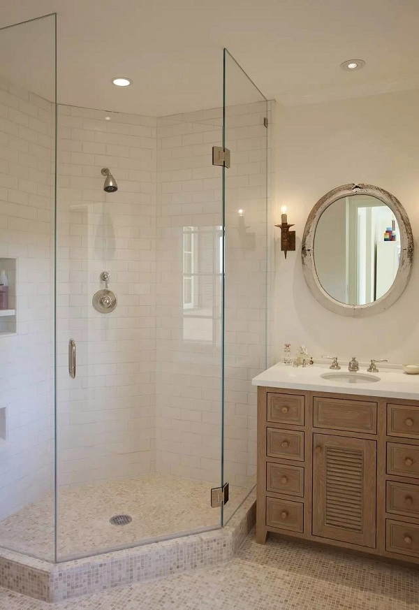 Mẫu vách kính phòng tắm vát 135 độ đơn giản mà tinh tế