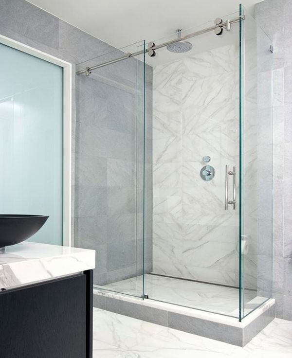 Không gian phòng tắm đứng sử dụng vách kính cửa trượt