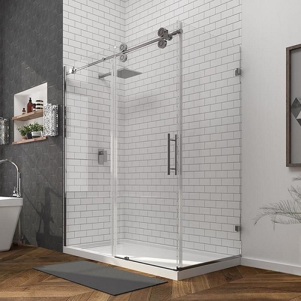 Vách kính nhà tắm thẳng 180 độ mang nét đẹp hiện đại, cao cấp cho không gian