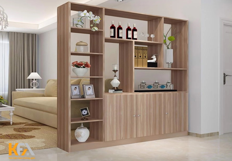Tủ rượu được sử dụng như vách ngầm ngăn phòng khách và phòng bếp