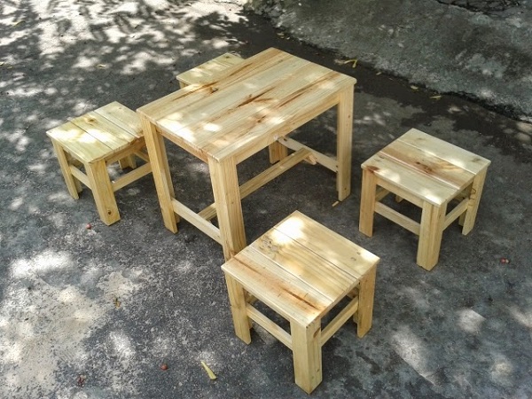 Mẫu bàn ghế cafe cóc bằng gỗ