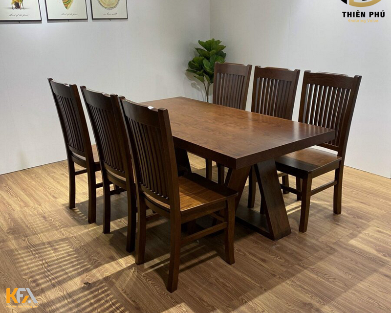 Bộ bàn ăn 6 ghế gỗ tần bì được sơn màu nâu gỗ ấm cúng