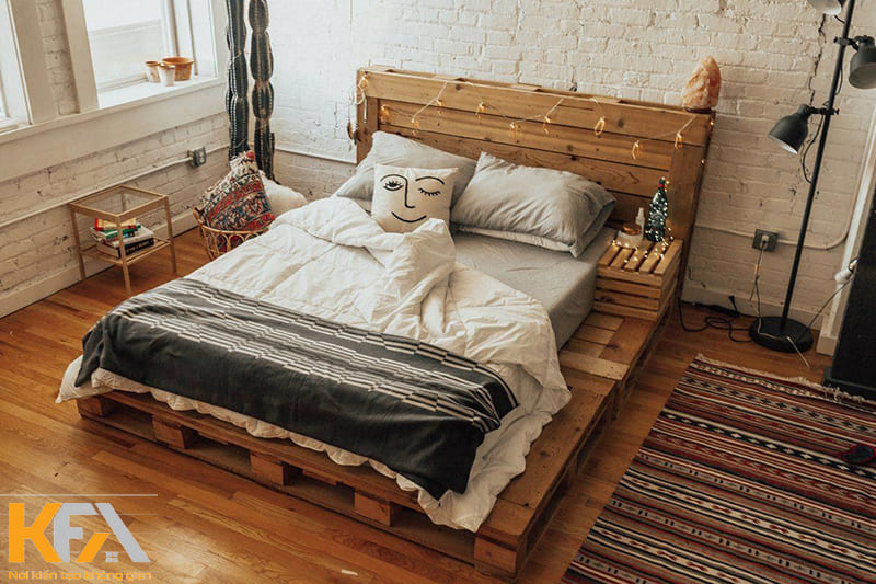 So với nhiều mẫu giường ngủ, giường bệt có kiểu dáng đơn giản nên giá thành hợp lý hơn