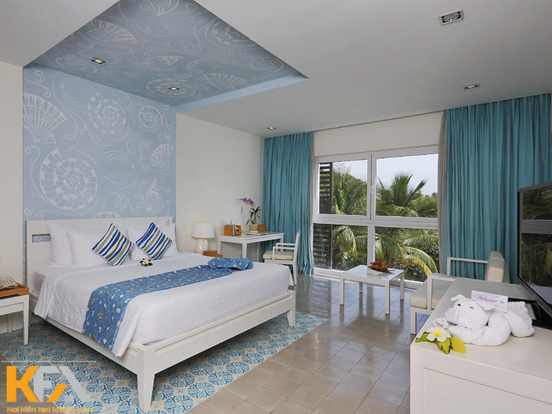 Trắng - xanh dương là màu sắc phổ biếTrắng - xanh dương là màu sắc phổ biến trong thiết kế phòng ngủ Địa Trung Hảin trong thiết kế phòng ngủ Địa Trung Hải