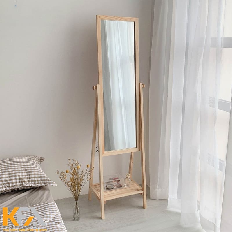 Một chiếc gương đứng trang trí phòng ngủ đơn giản mà hữu dụng