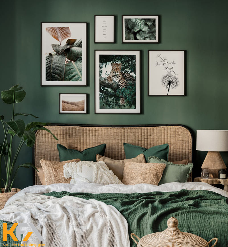 Trang trí phòng ngủ màu xanh lá bằng tranh treo tường