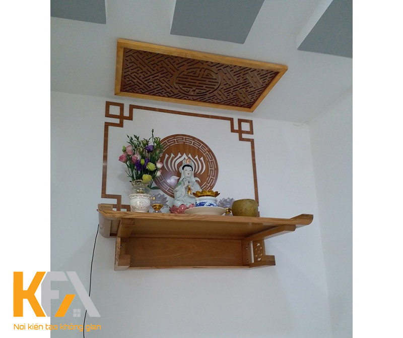 Mẫu bàn thờ phật treo tường phòng khách phù hợp với nhà chung cư