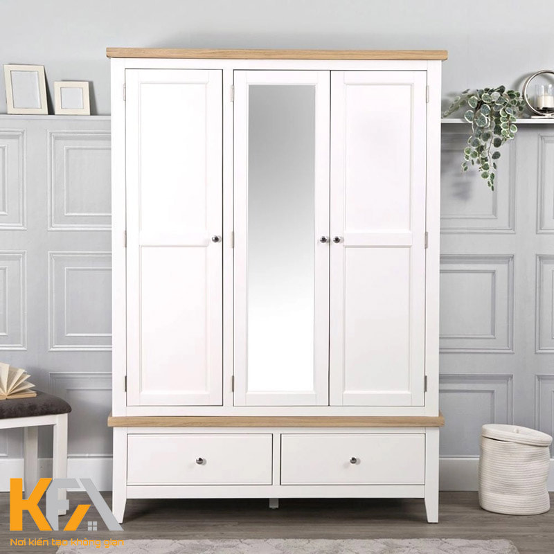 Mẫu thiết kế tủ 3 cánh nhỏ gọn với gương ốp trên tủ tone trắng phù hợp với không gian nhỏ gọn