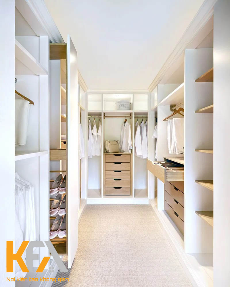 Không gian thiết kế tủ đồ không cánh trong phòng master hiện đại và riêng biệt
